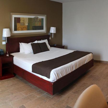 Best Western Bazarell Inn Montemorelos Exterior foto
