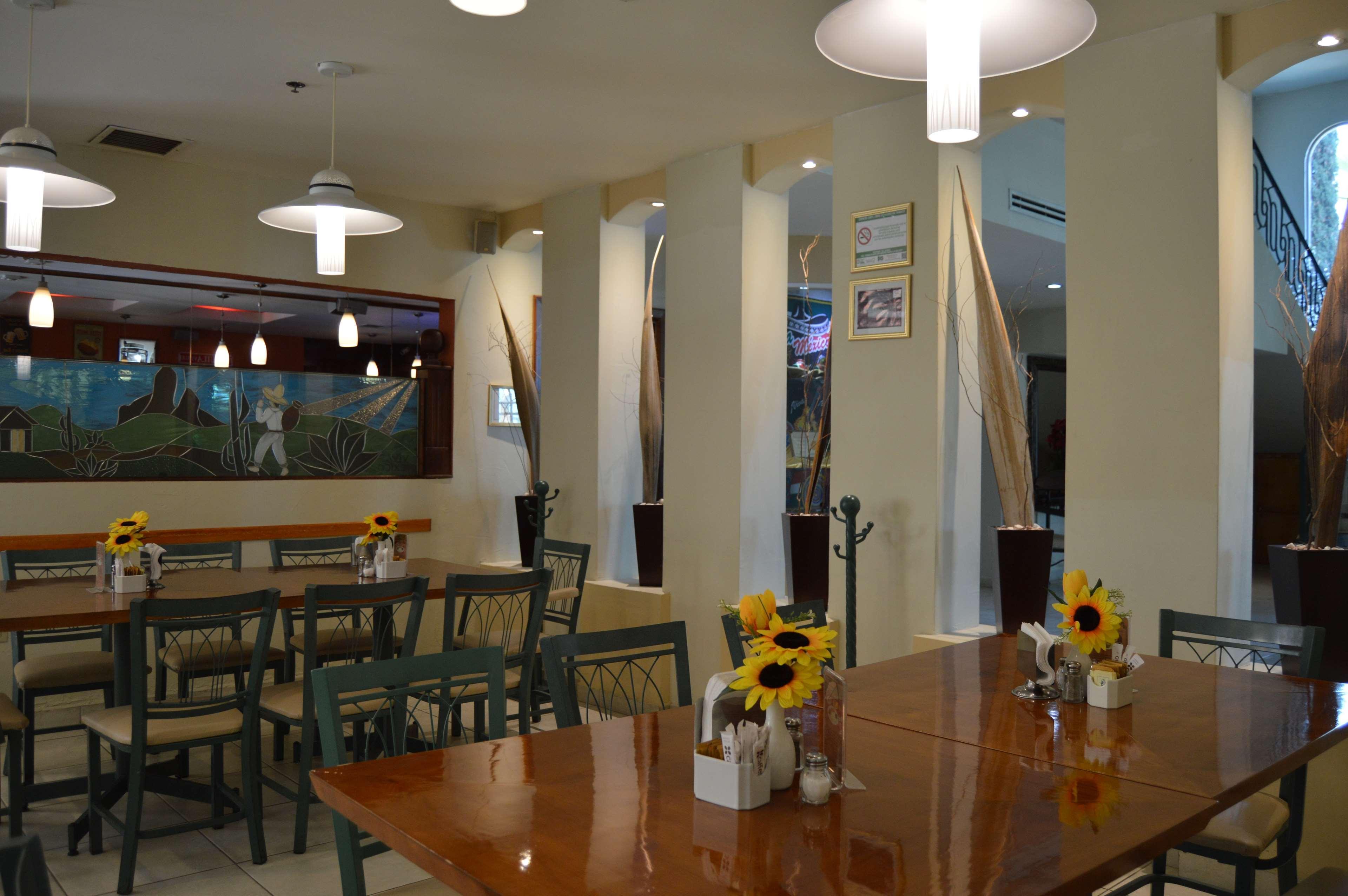 Best Western Bazarell Inn Montemorelos Exterior foto