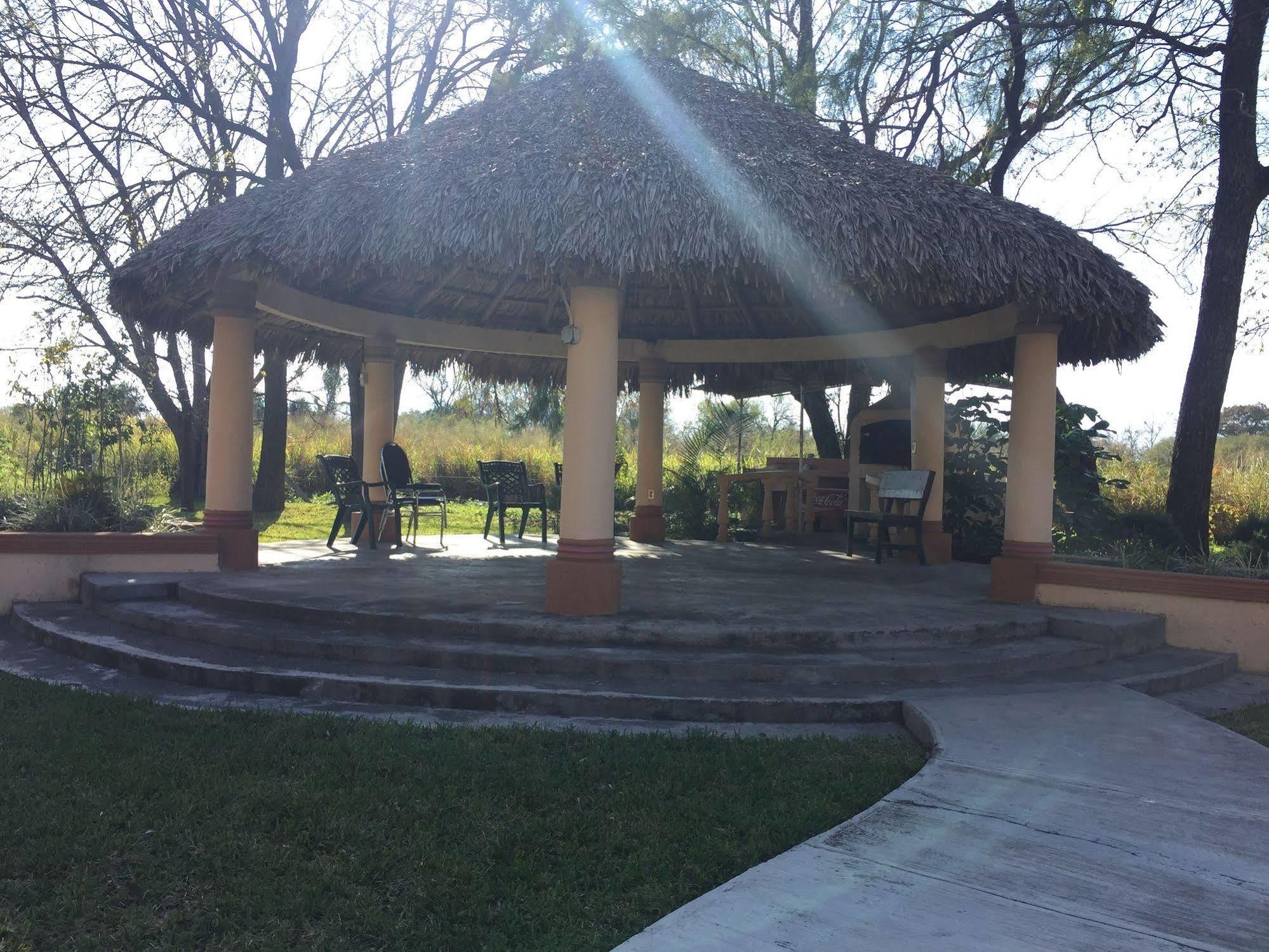 Best Western Bazarell Inn Montemorelos Exterior foto
