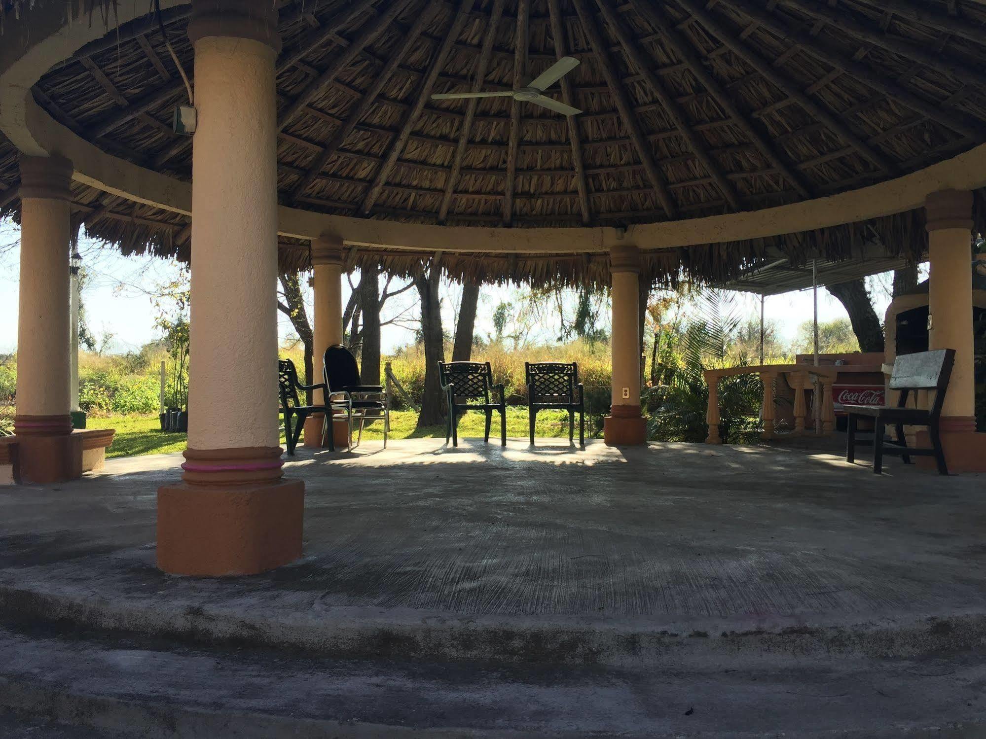 Best Western Bazarell Inn Montemorelos Exterior foto