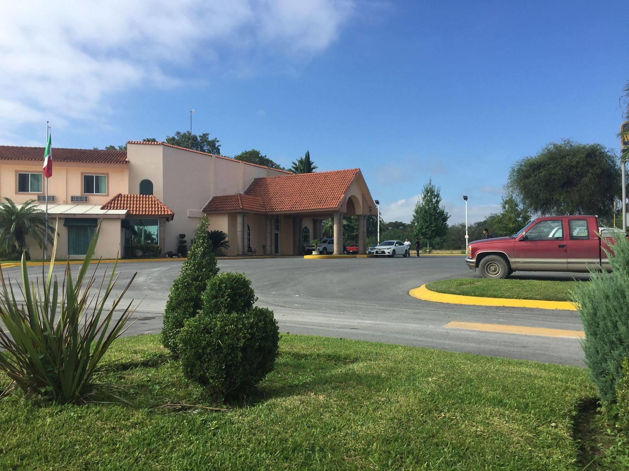 Best Western Bazarell Inn Montemorelos Exterior foto
